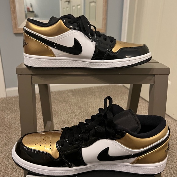 Air Jordan 1 Low Gold Toe - Picture 2 of 10